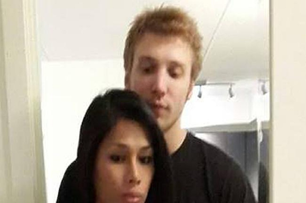 Mayang Prasetyo, WNI asal Lampung, berfoto bersama suaminya Marcus Peter Volke